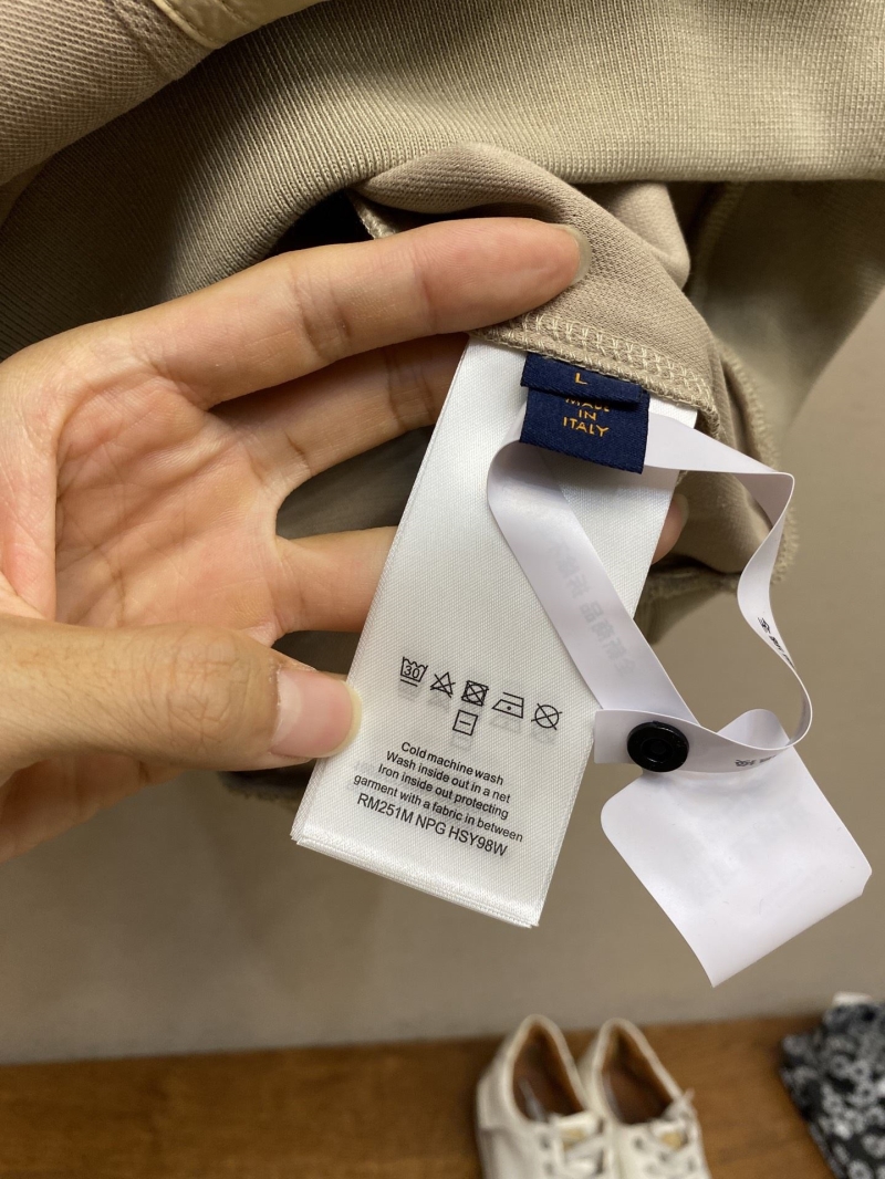 l0vis Vvtt0n outwear